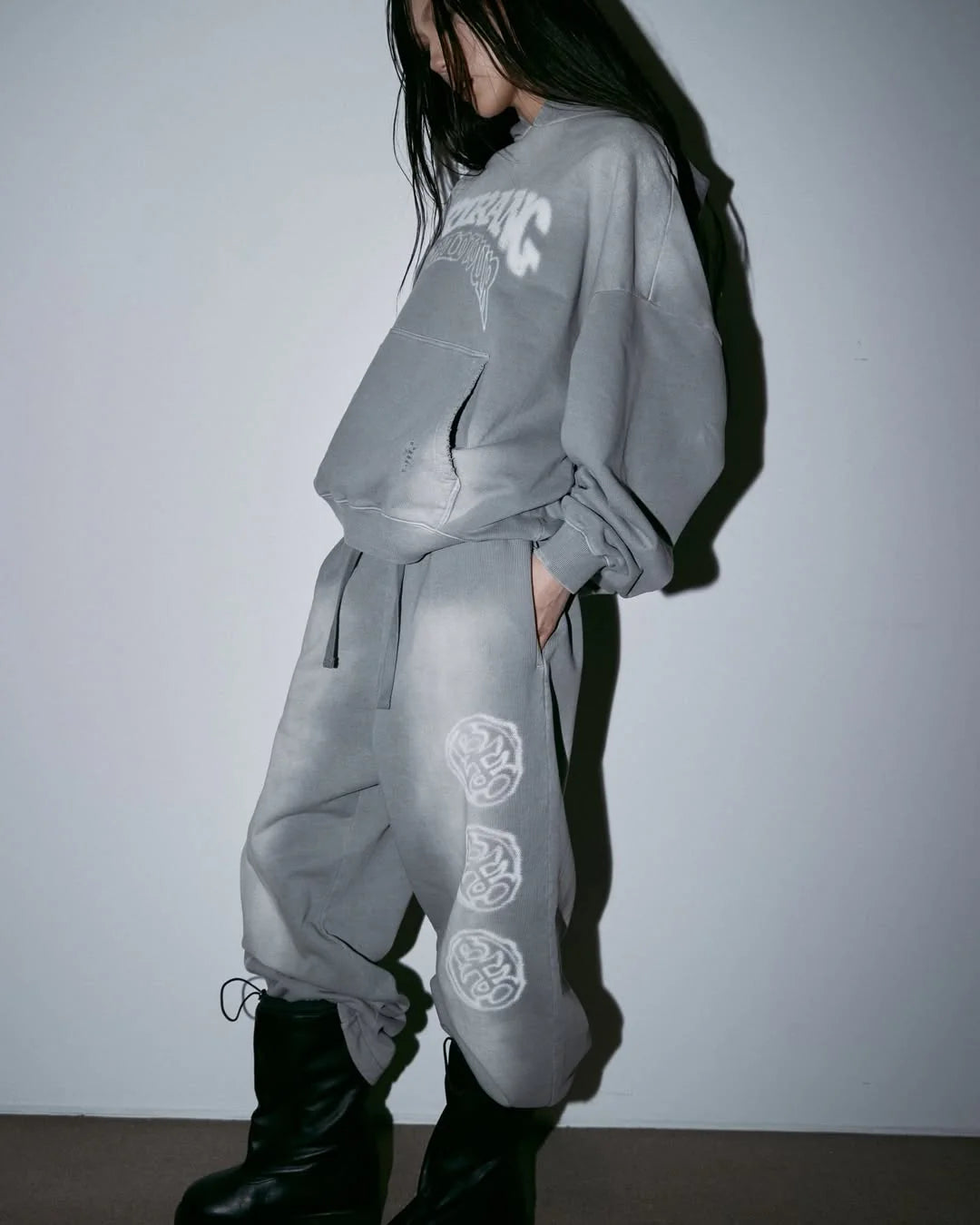 ARIRANG EXCLUSIVE GREY HOODIE & PANTS SET
